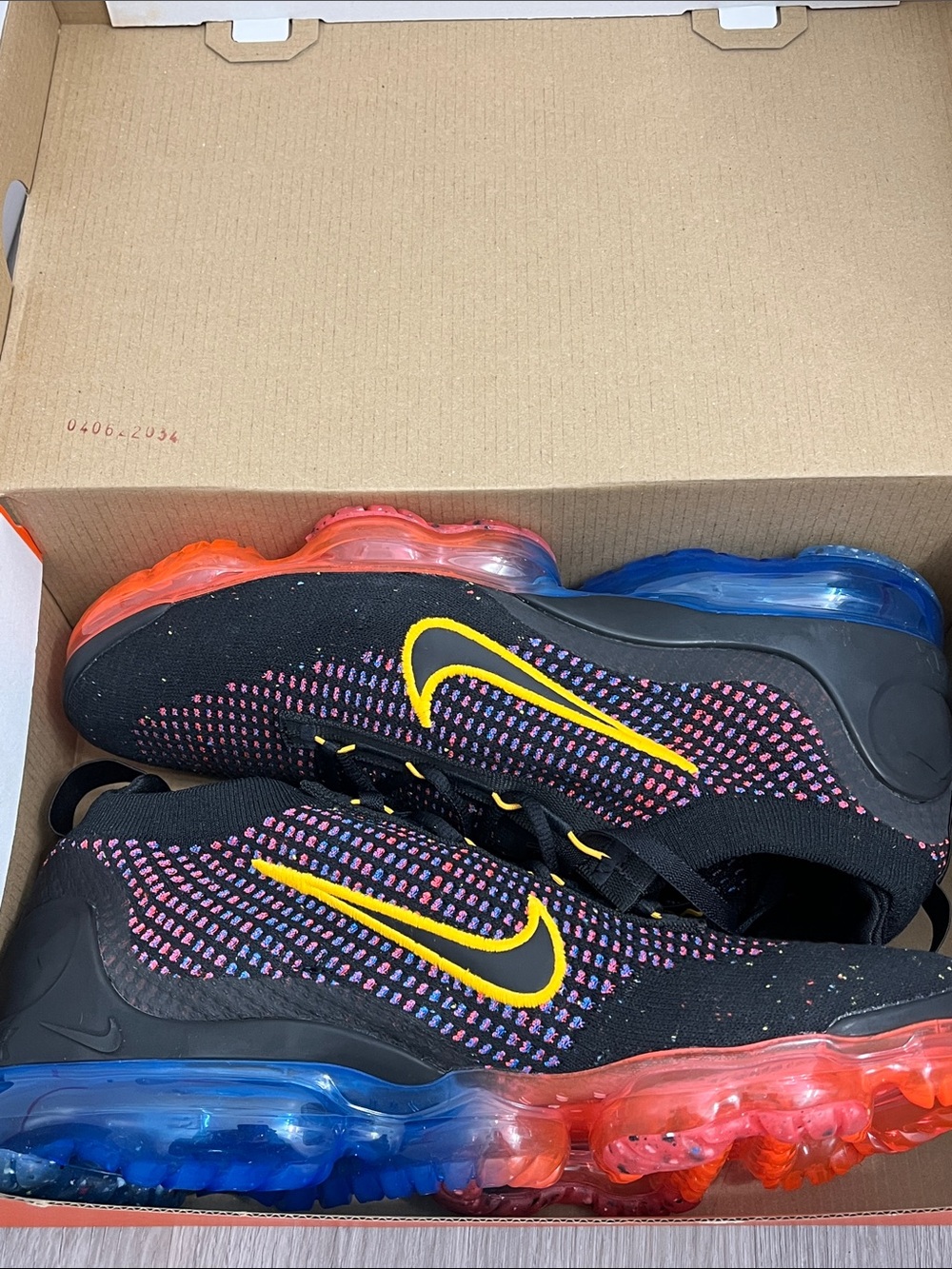 Nike Air Vapormax Flyknit 2021 black university gold sneakers men’s size 10 new